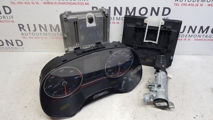 Used Ignition lock + computer Seat Leon (5FB) 1.6 TDI Ecomotive 16V Price on request offered by Autodemontage Rijnmond BV
