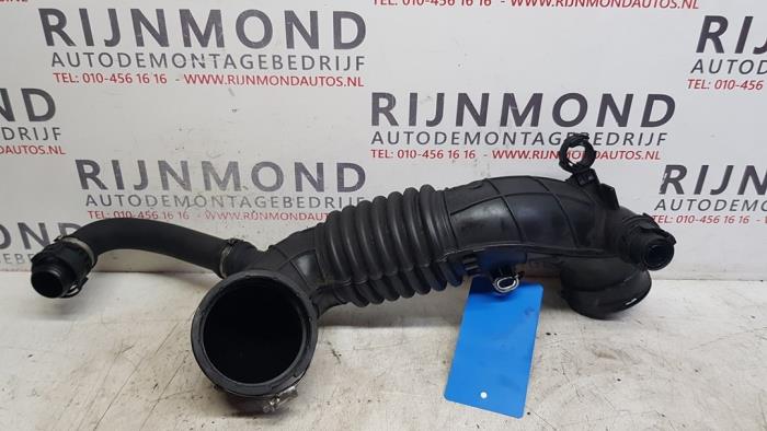 Air intake hose BMW 1 serie 118d 2.0 16V - 58650910