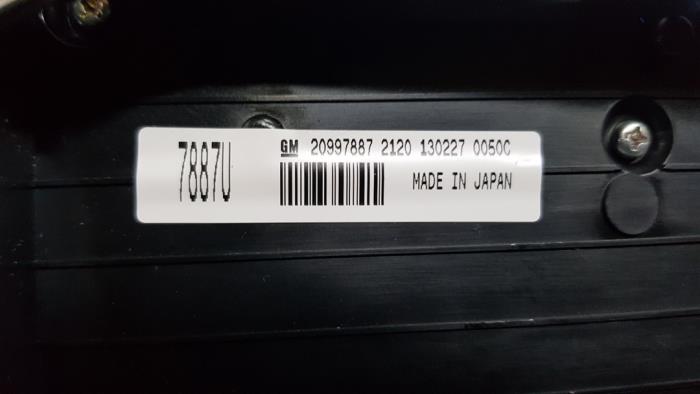 On-board computer controller from a Opel Insignia 2.0 CDTI 16V 130 Ecotec 2013