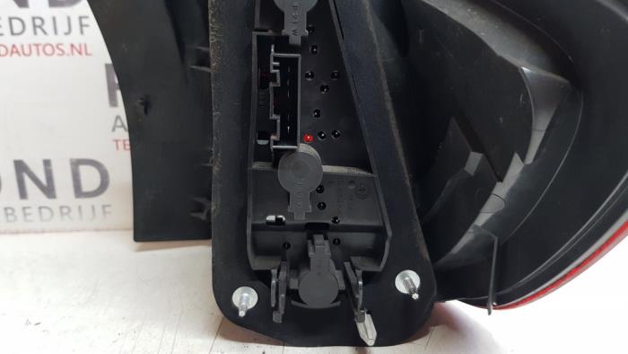 Feu arrière gauche d'un BMW X1 (E84) sDrive 20d 2.0 16V 2012