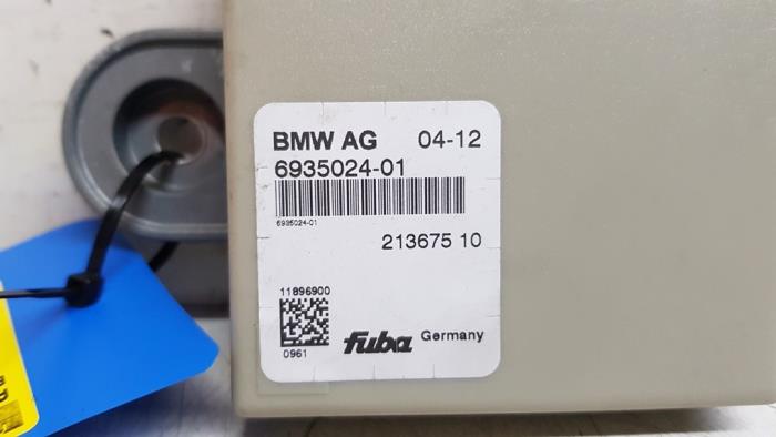 Amplificador de antena de un BMW X1 (E84) sDrive 20d 2.0 16V 2012