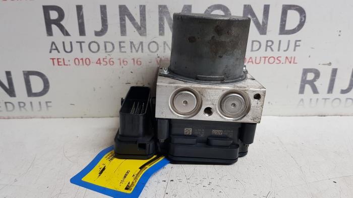 Usagé Bloc ABS Opel Astra K 1.4 Turbo 16V Prix € 302,50 Prix TTC proposé par Autodemontage Rijnmond BV