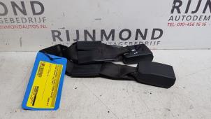 Used Rear seatbelt buckle, centre Nissan Qashqai (J10) 2.0 dCi Price on request offered by Autodemontage Rijnmond BV