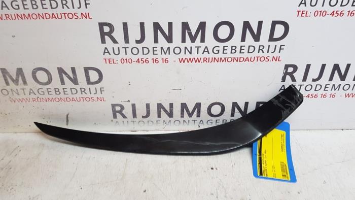 Front bumper strip, right from a Mercedes-Benz A (W176) 1.6 A-200 16V 2013