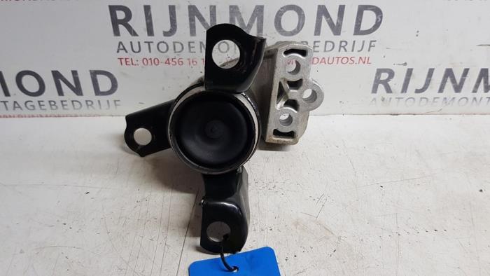 Usagé Support moteur Ford Fiesta 6 (JA8) 1.0 EcoBoost 12V 100 Prix € 36,30 Prix TTC proposé par Autodemontage Rijnmond BV
