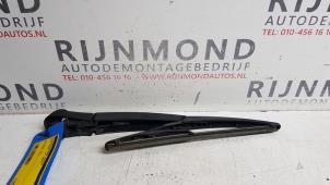 Używane Ramie wycieraczki tylnej Mini Mini (R56) 1.6 16V Cooper Cena € 24,20 Z VAT oferowane przez Autodemontage Rijnmond BV