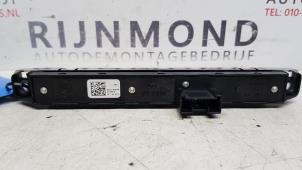 Usados Interruptor de luz de pánico Jaguar XF (CC9) 3.0 D V6 24V Precio € 30,00 Norma de margen ofrecido por Autodemontage Rijnmond BV