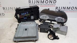 Usagé Serrure de contact + ordinateur Jaguar XF (CC9) 3.0 D V6 24V Prix sur demande proposé par Autodemontage Rijnmond BV