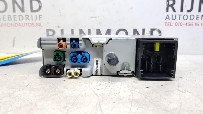 Używane Jednostka multimedialna Opel Corsa F (UB/UH/UP) 1.2 Turbo 12V 100 Cena € 290,40 Z VAT oferowane przez Autodemontage Rijnmond BV