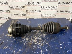 Used Front drive shaft, right Mercedes Vito (638.1/2) 2.2 CDI 110 16V Price on request offered by Autodemontage Rijnmond BV