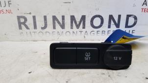Used 12 volt connection Volkswagen Up! (121) 1.0 12V 75 Price € 18,15 Inclusive VAT offered by Autodemontage Rijnmond BV