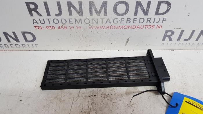 Używane Element grzewczy Hyundai iX35 (LM) 2.0 CRDi 16V 4x4 Cena na żądanie oferowane przez Autodemontage Rijnmond BV