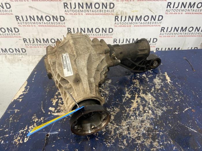 Begagnade Främre differential Mercedes ML II (164/4JG) 3.0 ML-320 CDI 4-Matic V6 24V Pris € 363,00 Inklusive moms erbjuds av Autodemontage Rijnmond BV