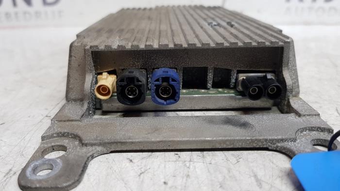 Telefonmodul från en BMW 5 serie Touring (F11) 525d xDrive 16V 2011