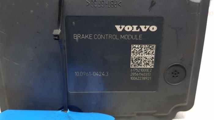 Używane Pompa ABS Volvo V40 (MV) 2.0 T2 16V Cena € 90,75 Z VAT oferowane przez Autodemontage Rijnmond BV