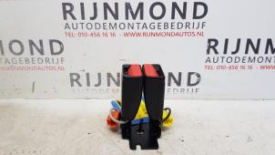Used Rear seatbelt buckle, centre Volvo V40 (MV) 2.0 T2 16V Price on request offered by Autodemontage Rijnmond BV