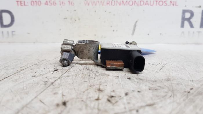Battery sensor from a Volvo V40 (MV) 2.0 T2 16V 2017