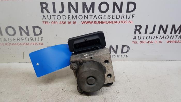 Begagnade ABS-pump Renault Clio IV (5R) 1.2 16V Pris € 48,39 Inklusive moms erbjuds av Autodemontage Rijnmond BV