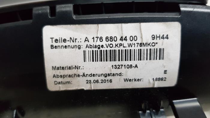 Begagnade Askkopp, fram Mercedes A (W176) 1.6 A-200 16V Pris på förfrågan erbjuds av Autodemontage Rijnmond BV