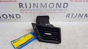 Usagé Grille aération tableau de bord BMW X1 (E84) xDrive 18d 2.0 16V Prix € 18,15 Prix TTC proposé par Autodemontage Rijnmond BV