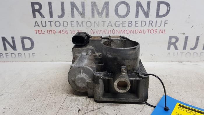 Gebrauchte Drosselklappengehäuse Fiat 500 (312) 1.2 Preis € 4,99 Mit Mehrwertsteuer angeboten von Autodemontage Rijnmond BV