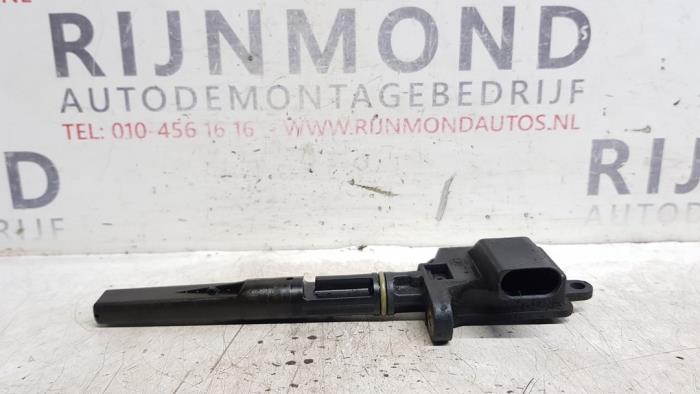 Begagnade Oljenivåsensor Volkswagen Polo V (6R) 1.2 12V Pris på förfrågan erbjuds av Autodemontage Rijnmond BV