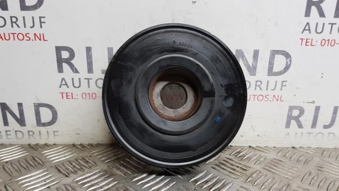 Gebrauchte Kurbelwelle Riemenscheibe Volvo C30 (EK/MK) 1.6 D 16V Preis € 15,00 Margenregelung angeboten von Autodemontage Rijnmond BV