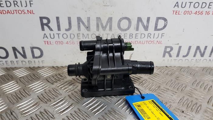 Gebrauchte Thermostatgehäuse Volvo C30 (EK/MK) 1.6 D 16V Preis auf Anfrage angeboten von Autodemontage Rijnmond BV