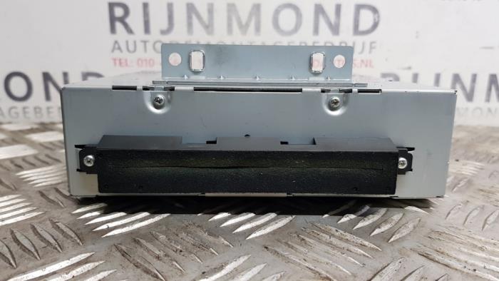 Używane Odtwarzacz CD Volvo C30 (EK/MK) 1.6 D 16V Cena na żądanie oferowane przez Autodemontage Rijnmond BV