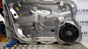 Usagé Mécanique vitre 4portes avant gauche Audi A8 (D3) 4.2 V8 40V Lang Quattro Prix sur demande proposé par Autodemontage Rijnmond BV