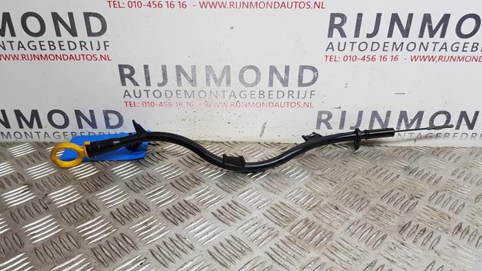 Ölmessstab van een Skoda Octavia (5EAA) 1.6 TDI GreenTec 16V 2013