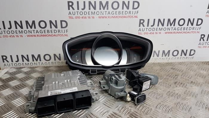 Used Ignition lock + computer Volvo V40 (MV) 1.6 D2 Price on request offered by Autodemontage Rijnmond BV