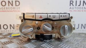 Usados Panel de control de calefacción Daihatsu Sirion 2 (M3) 1.0 12V DVVT Precio € 25,00 Norma de margen ofrecido por Autodemontage Rijnmond BV