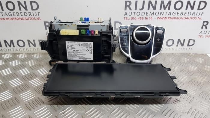 Usagé Kit navigation Mercedes E (W213) E-220d 2.0 Turbo 16V Prix € 605,00 Prix TTC proposé par Autodemontage Rijnmond BV
