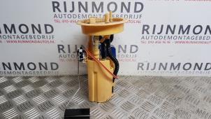 Usados Bomba de diésel Mini Countryman (R60) 1.6 Cooper D Precio € 90,75 IVA incluido ofrecido por Autodemontage Rijnmond BV