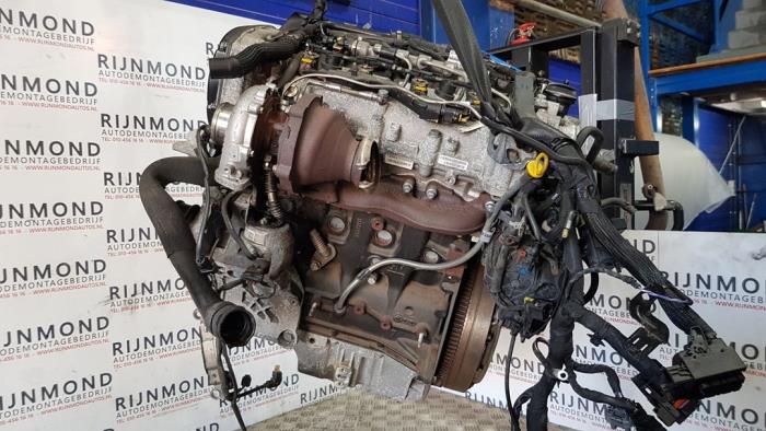 Engine from a Opel Astra J (PC6/PD6/PE6/PF6) 2.0 CDTI 16V 160 Ecotec 2015