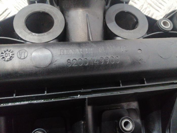 Rocker cover from a Renault Laguna 2005