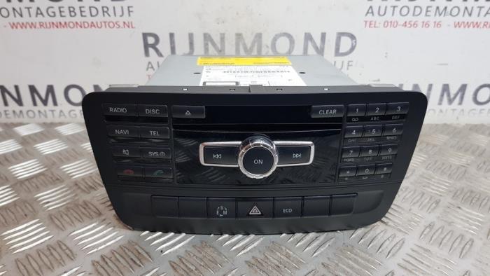Navigation system from a Mercedes-Benz A (W176) 1.8 A-200 CDI 16V 2013