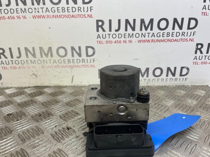 Begagnade ABS-pump Mercedes A (W176) 1.8 A-200 CDI 16V Pris € 181,50 Inklusive moms erbjuds av Autodemontage Rijnmond BV
