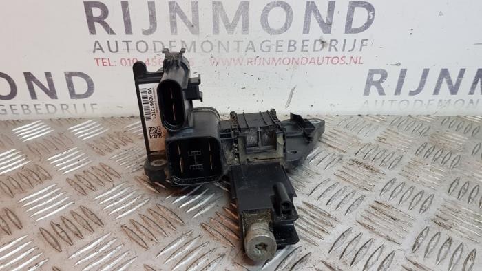 Gebrauchte Stromverteiler BMW 1 serie (F20) 116d 1.5 12V TwinPower Preis auf Anfrage angeboten von Autodemontage Rijnmond BV