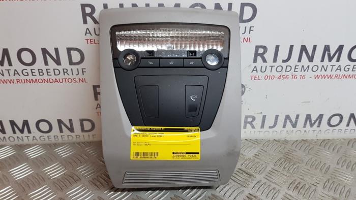 Begagnade Innerbelysning, fram BMW 5 serie (F10) 518d 16V Pris € 72,60 Inklusive moms erbjuds av Autodemontage Rijnmond BV