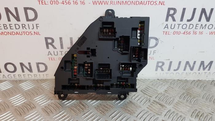 Fuse box from a BMW 5 serie (F10) 518d 16V 2014