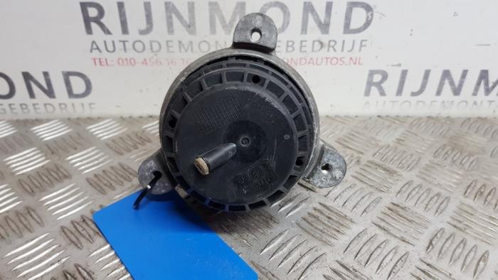 Engine mount BMW 5 serie 518d 16V - 13981112 B47D20A 