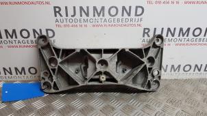 Usagé Support boîte de vitesse BMW 5 serie (F10) 518d 16V Prix sur demande proposé par Autodemontage Rijnmond BV
