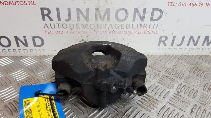 Gebrauchte Bremszange rechts vorne Ford Transit Connect (PJ2) 1.6 TDCi 16V 115 Preis € 50,00 Mit Mehrwertsteuer angeboten von Autodemontage Rijnmond BV