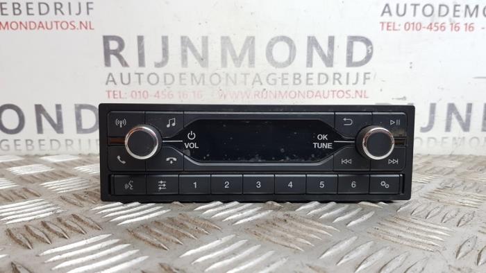 Radioodtwarzacz CD z Ford Transit Connect (PJ2) 1.6 TDCi 16V 115 2019