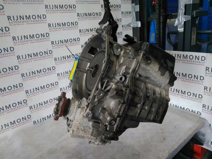 Gearbox from a Seat Leon (5FB) 2.0 TDI FR 16V 2017