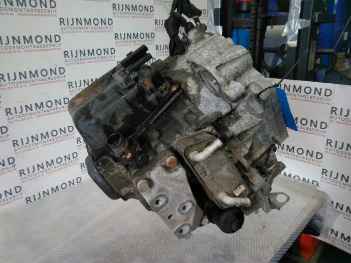 Gearbox from a Seat Leon (5FB) 2.0 TDI FR 16V 2017