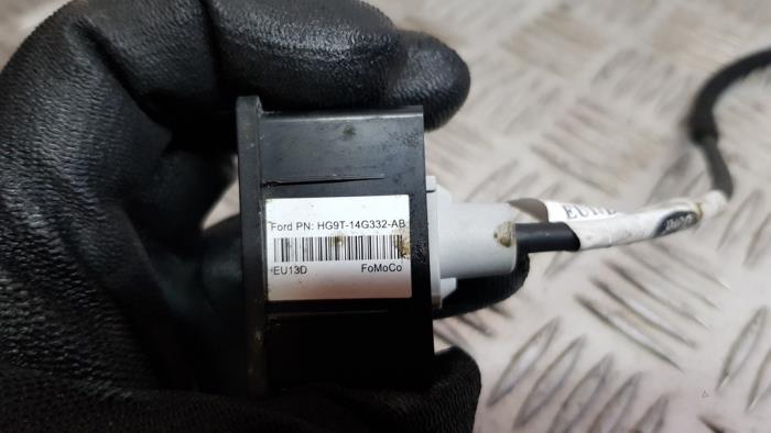 Zlacze AUX/USB z Ford Transit Connect (PJ2) 1.6 TDCi 16V 115 2019