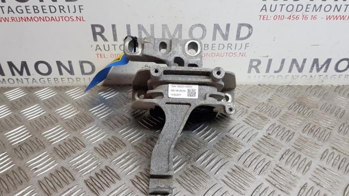 Used Engine mount Seat Leon (5FB) 2.0 TDI FR 16V Price € 48,40 Inclusive VAT offered by Autodemontage Rijnmond BV